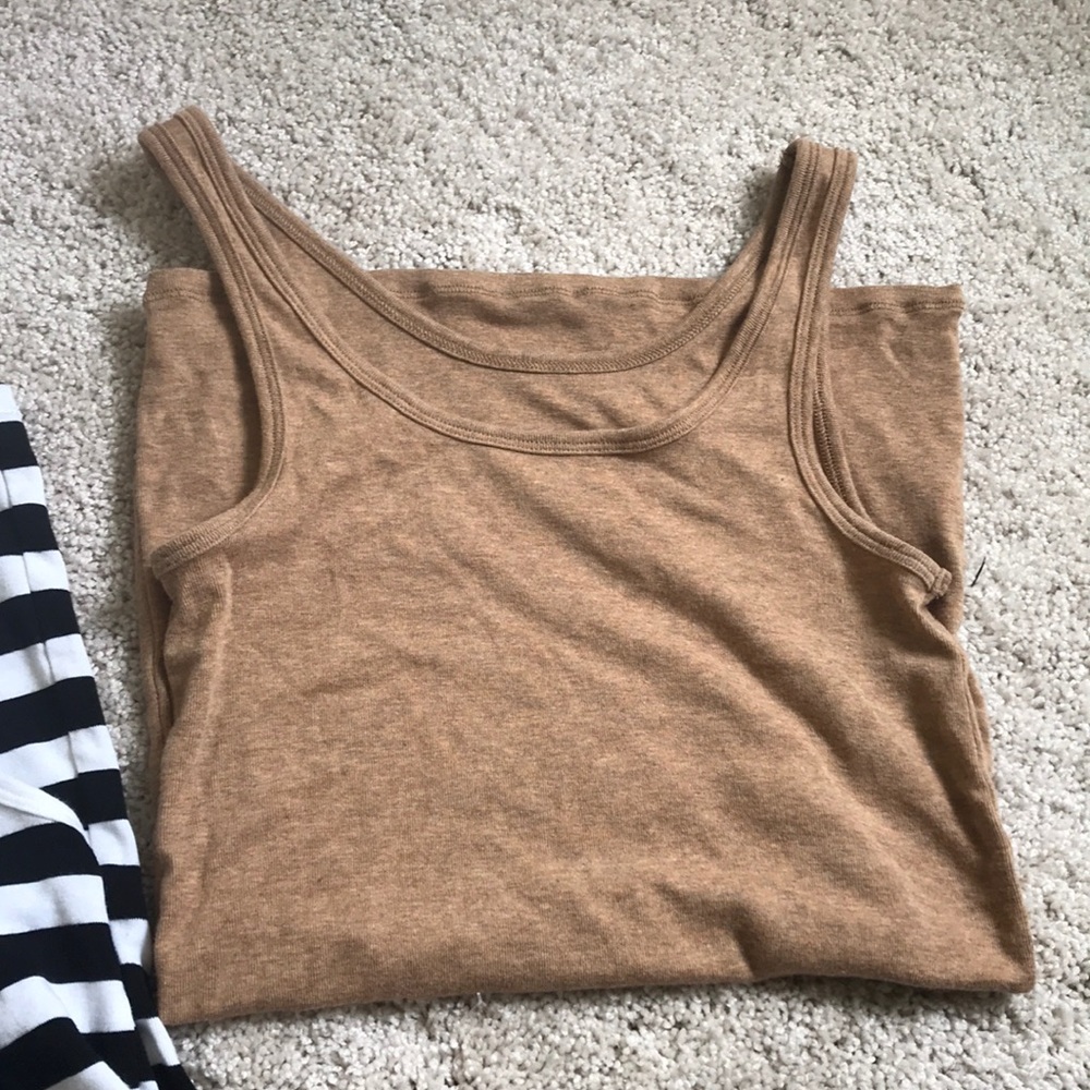 Tank top bundle - Picture 2 of 4